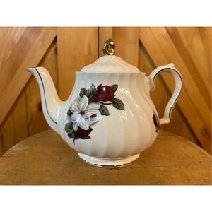 Vtg SADLER 7" Teapot. White Dogwood & Dark Red Roses. Gold Trim. Swirls. (8199)